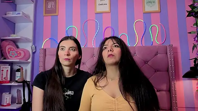 Valkiria-and-Dione Chat XXX in diretta