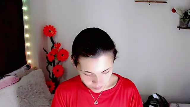 Show modela NathalialLooes na web-kameri