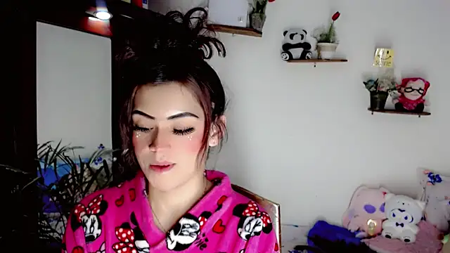 הופעת וובקאם של NathalialLooes