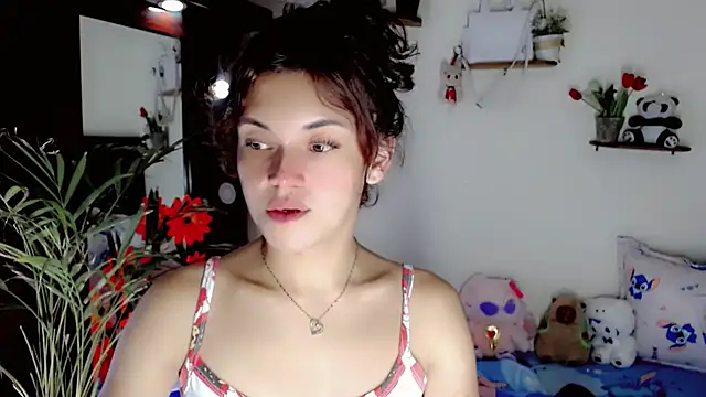 Show modela NathalialLooes na web-kameri