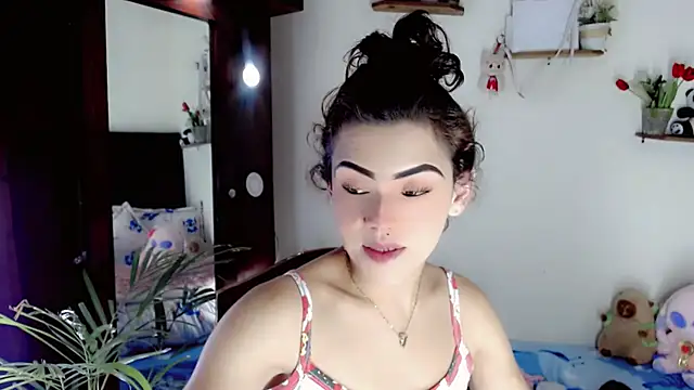 NathalialLooesn Webbikameraesitys