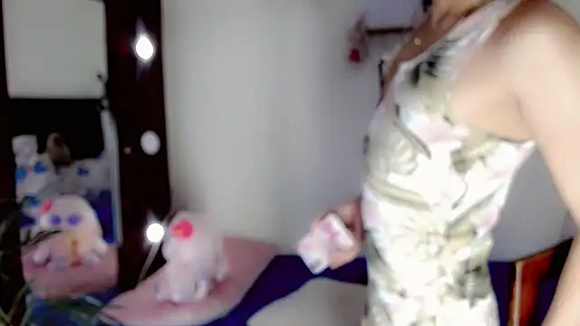 NathalialLooes Show in webcam