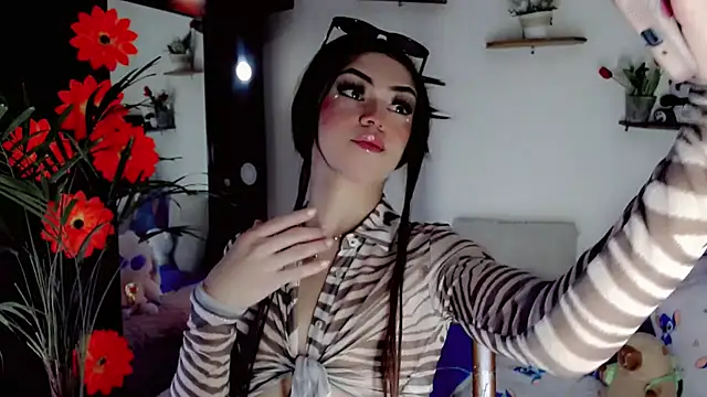Show modela NathalialLooes na web-kameri
