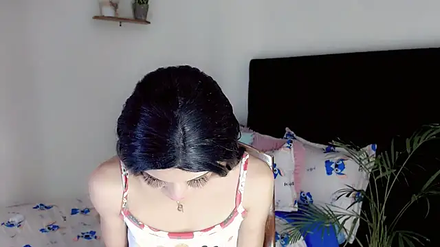 NathalialLooesn Webbikameraesitys