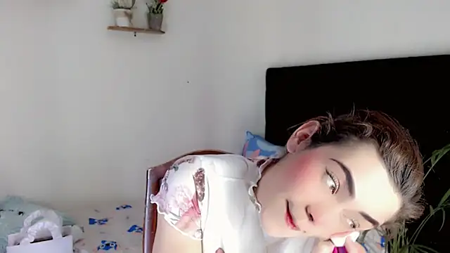 NathalialLooes Show in webcam