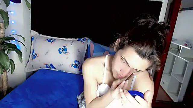 NathalialLooesn Webbikameraesitys