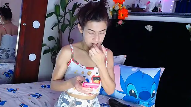 NathalialLooes Show in webcam