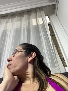 kaylaMinov_ 在線直播表演