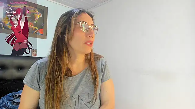 kaylaMinov_ Show in webcam