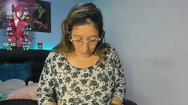 הופעת וובקאם של kaylaMinov_