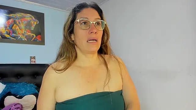 Show modela kaylaMinov_ na web-kameri