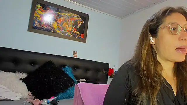 kaylaMinov_ Show in webcam