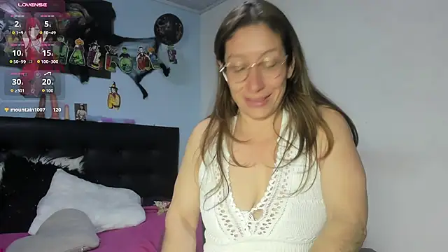 kaylaMinov_'s Webcam Show