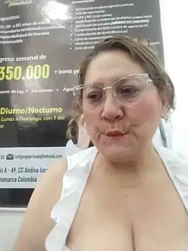 JULIETA_21- Show in webcam