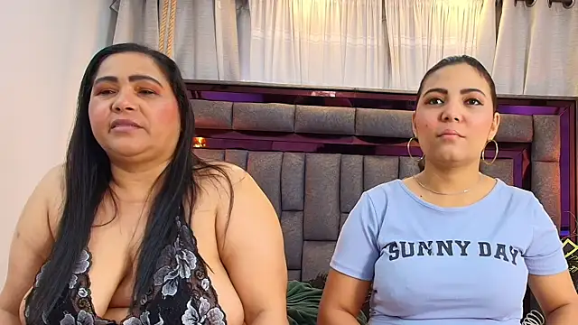 Karina_Mendoza Show in webcam