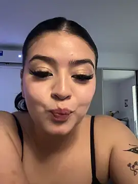 Онлайн чат lolaaculaa