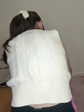 momo_mm élő XXX-chatje