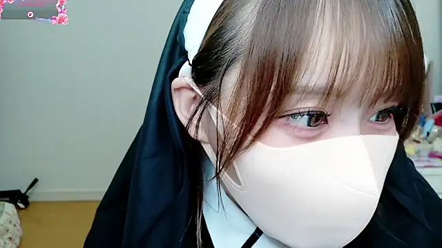 momo_mm Adlı Modelin Canlı XXX Sohbeti