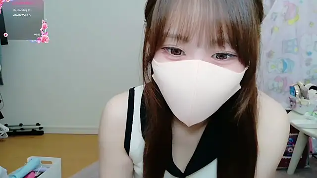 momo_mmのウェブカメラショー