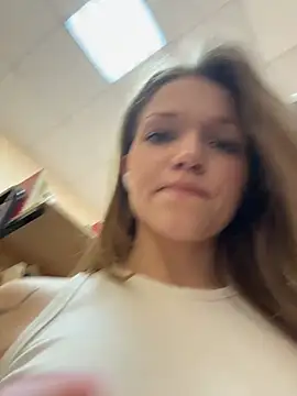 StreetSquirt live XXX chat