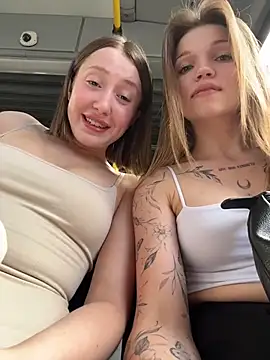 StreetSquirt: вебкам-шоу