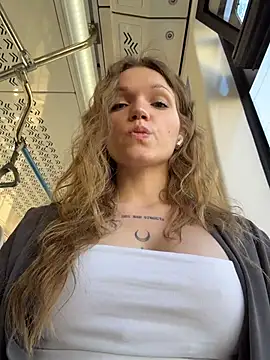 StreetSquirt – webcam-show
