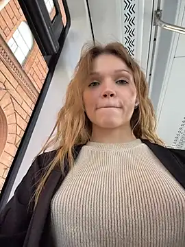 StreetSquirt Шоу с уебкамера
