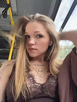 StreetSquirt ওয়েবক্যাম শো