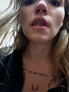 StreetSquirt Show in webcam