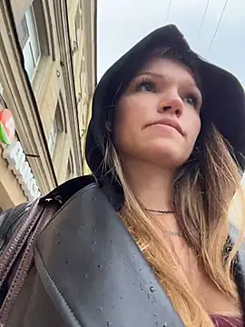 StreetSquirt Show in webcam