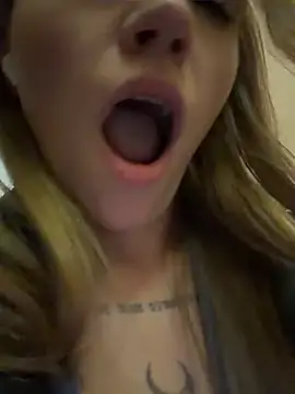 StreetSquirt's Webcam Show
