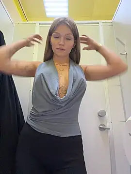 StreetSquirtn Live XXX chat