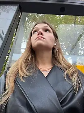 StreetSquirt 网络视讯表演
