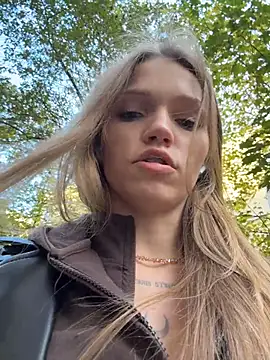 StreetSquirt webcam show