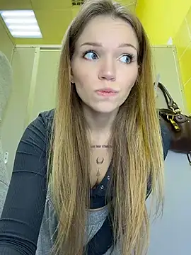 Show modela StreetSquirt na web-kameri