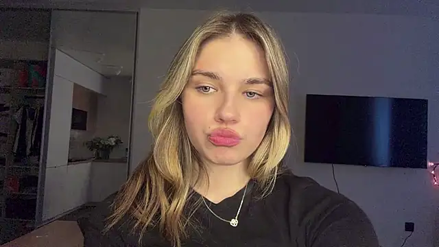 Živý XXX chat EarthaStinett