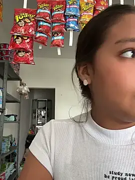 غرفة دردشة Baby_morena12 المباشرة