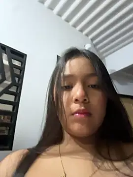 צ'אט XXX בשידור חי של Baby_morena12
