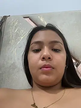 Show de Baby_morena12 na webcam
