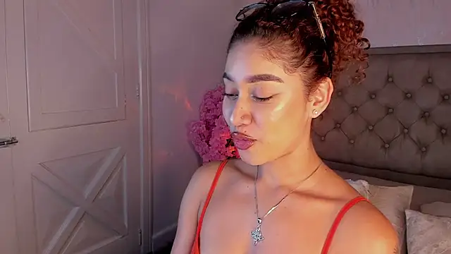 Sienna_brunette Show in webcam