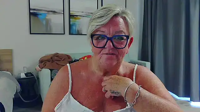 BridgetBlueEyes Chat XXX in diretta