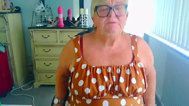 BridgetBlueEyes live XXX chat