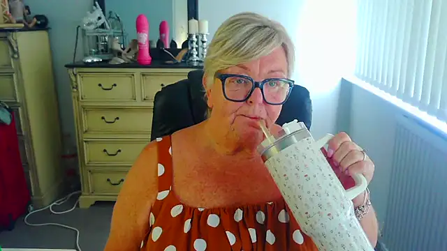 BridgetBlueEyes' Webcam Show