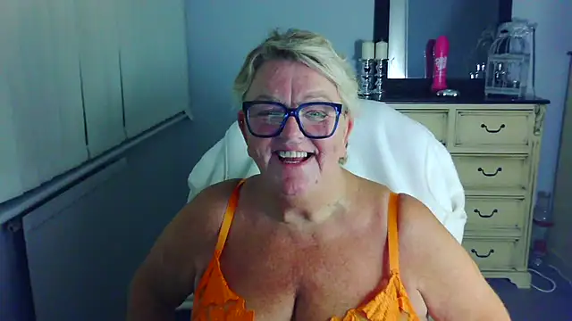 BridgetBlueEyes – live chatrum