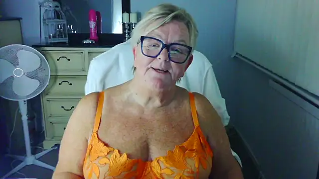 BridgetBlueEyes Chat XXX in diretta