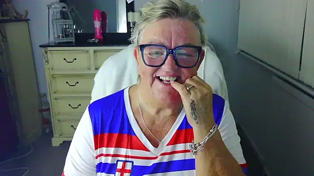 BridgetBlueEyesn Live XXX chat