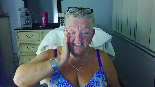 Chat +18 de BridgetBlueEyes ao vivo