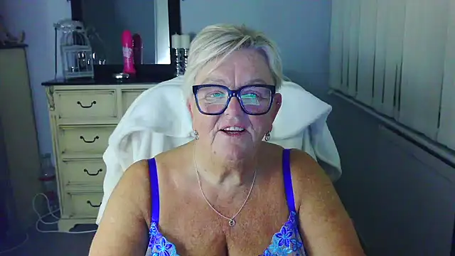 BridgetBlueEyes Adlı Modelin Canlı XXX Sohbeti