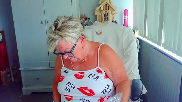 Chat +18 de BridgetBlueEyes ao vivo