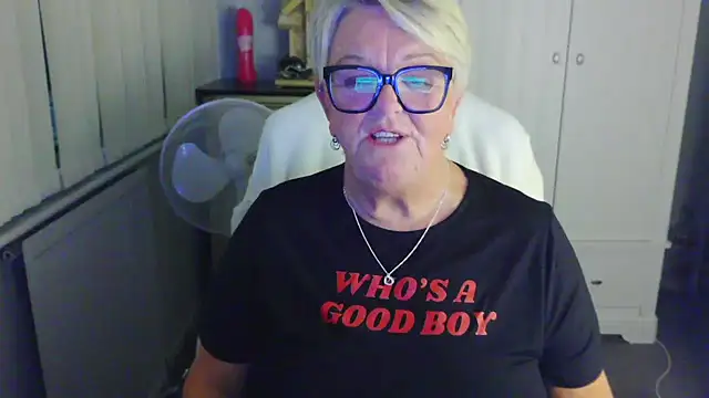 BridgetBlueEyes' Webcam Show